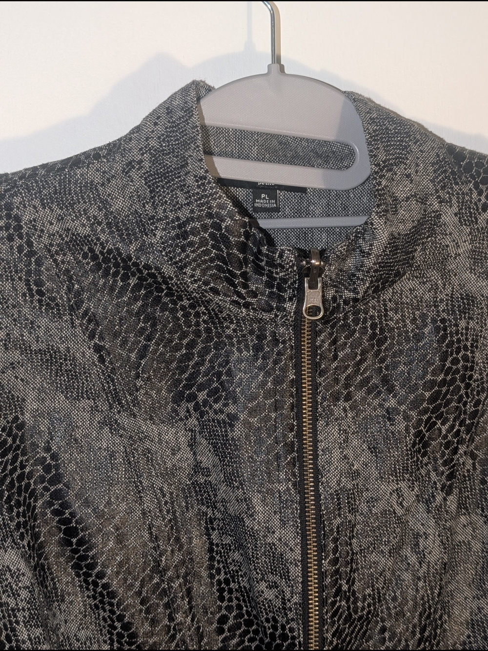 Notations Gray and Black Faux Snakeskin Zip Jacket In Petite Large - Picture 3 of 11
